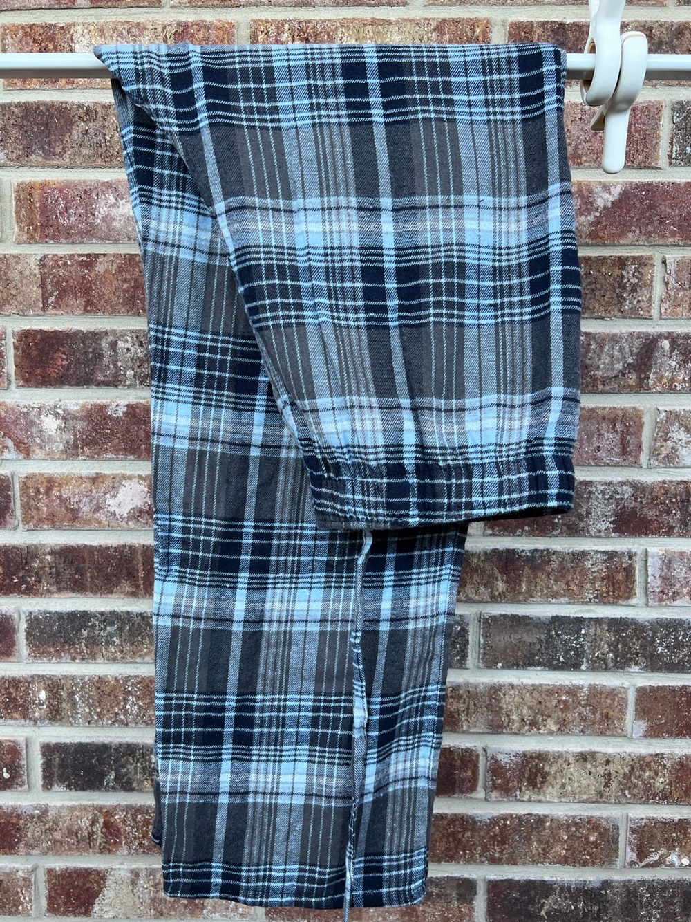 Lucky Brand Men's Size Large Grey and Blue Plaid Sleepwear Pajama Pants